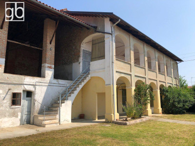 Rivarolo C.se - Fraz. Vesignano: Splendida Villa in Vendita - Via Orco 13